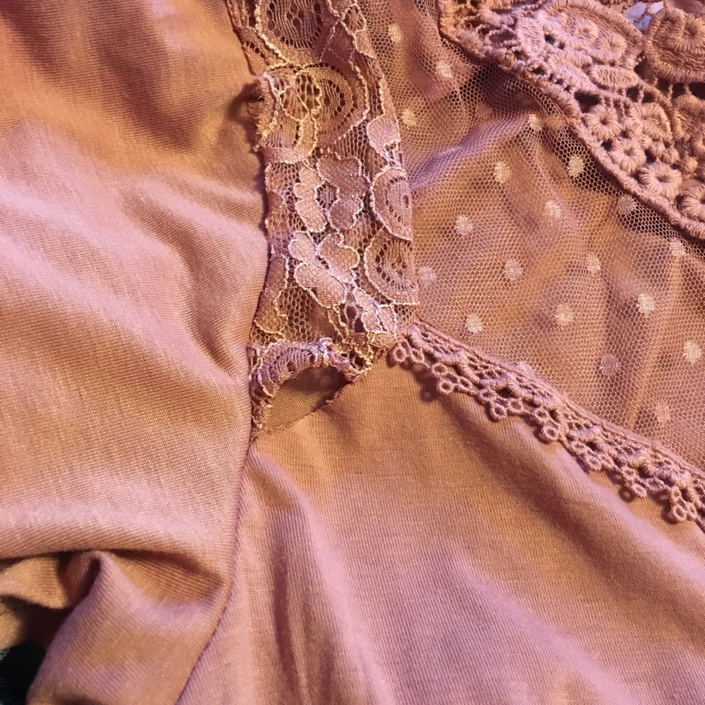 Rose Blouse - Picture 3 of 3